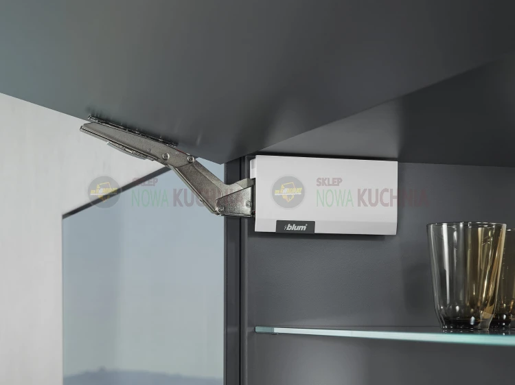 HK TOP .jpg
